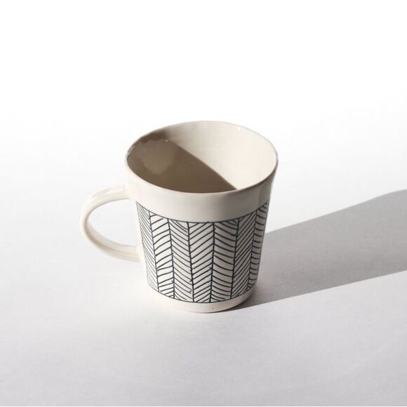 Elizabeth Benotti Handcrafted Ceramic Pottery Mugs with Herringbone Designs - Picture 2 of 14